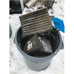 FT.MAC: ASSORTED WHEELS CHOCKS, VARIOUS SIZES