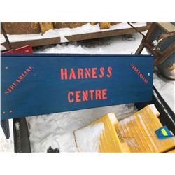 FT.MAC: HARNESS HANGER & SHELF WOODEN CONSTRUCTION