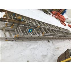 FT.MAC: LOT OF 3 ALUMINUM EXTENSION LADDERS