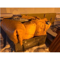 FT.MAC: LOT OF 5 ASSORTED INSULATED TARPS WITH