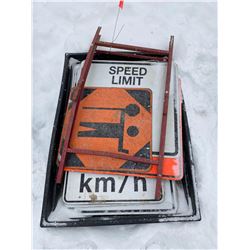 FT.MAC: LOT OF VARIOUS HAND HELD SIGNS AND STAND