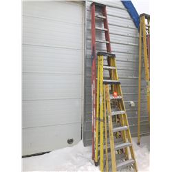 FT.MAC: 3 ASSORTED FIBREGLASS STEP LADDERS