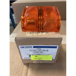 FT. MAC: NEW - FORD MIRROR LAMP ASSEMBLY