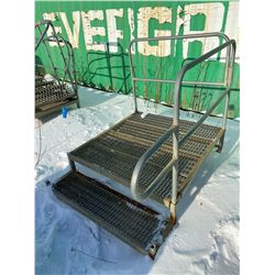 FT. MAC: ALUMINUM STEP AND LANDING