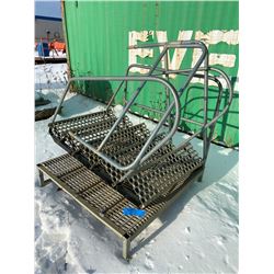 FT. MAC: ALUMINUM STEP AND LANDING