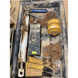 FT. MAC: ASSORTED CHAINS, TEETH, RAMS