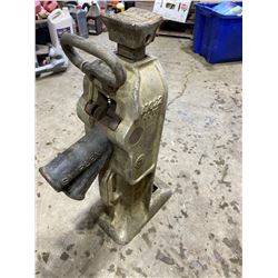 SH. PRK: SIMPLEX ALUMINUM RAILROAD JACK