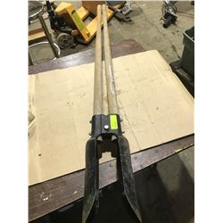 SH. PARK: CLAM SHELL POST HOLE DIGGER