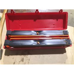 SH. PARK: GROTE ROADSIDE TRIANGLE FLARE KIT