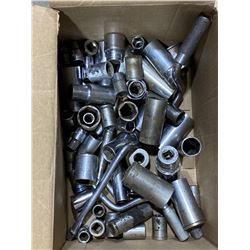 SH. PARK: BOX OF ASSORTED 1/2" SOCKETS