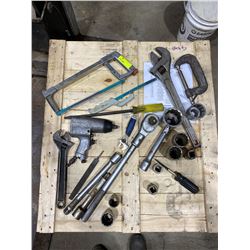 SH. PARK: LOT OF ASSORTED HAND TOOLS
