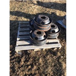 STURG.CNTY: LOT OF 4 - 1 TON TRUCK RIMS