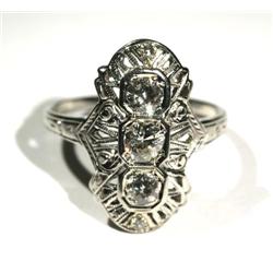 Ladys 18kt White Gold Diamond Ring
