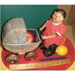 Black Americana Lady pushing buggy toys - rare - jouet Noire Américaine poussant le chariot