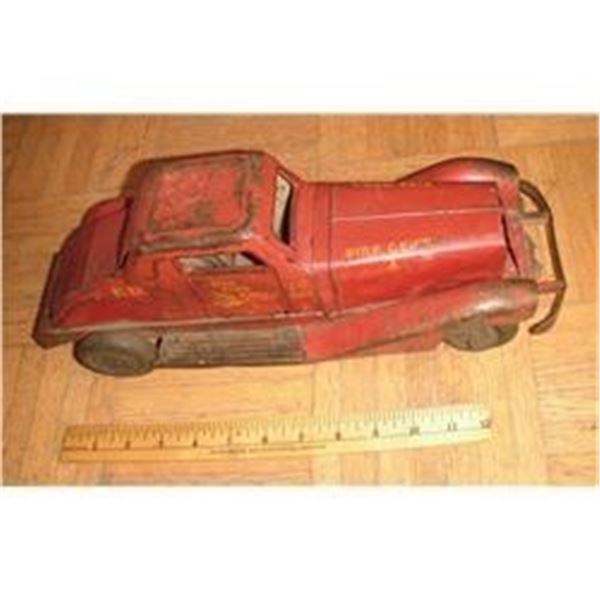 Antique Fire Chef Dept 1 as is toy truck rare -camion de feu jouet si vieux et comme telle condition