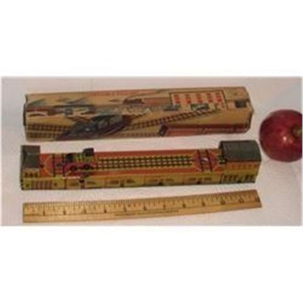 Interesting very old tin metal collectible toy train-vieux jouet intéressant en métal de collection