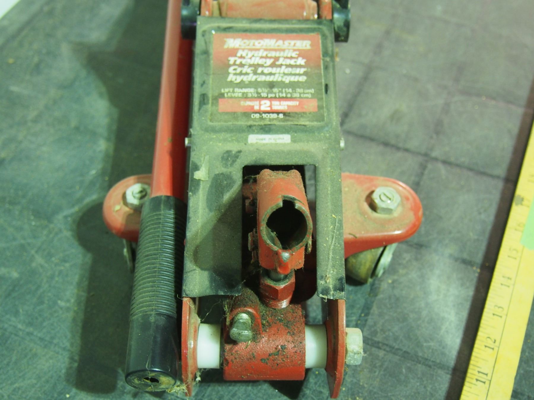 Motomaster 2Ton Hydraulic Floor Jack (Working)