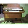 Image 1 : Yamaha Electric Organ
