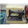 Image 2 : 2X THE MONEY - Vintage Challenge Sewing Machines with Cases