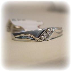 SOLID 10K WHITE GOLD GENUINE DIAMOND RING SIZE 7