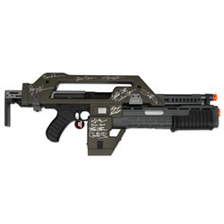 Aliens Cast Signed M41A Pulse Rifle -- Celeb Authentics