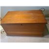 Image 1 : Antique Chest C