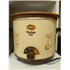 Image 4 : Microwave and Crockpot A