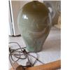 Image 5 : Clamp Light and Table Lamp A
