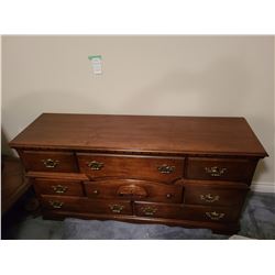 Wood dressing table