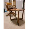 Image 1 : Rolling Chair and Table