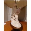 Image 3 : Small Table and Lamp C