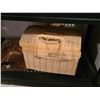 Image 13 : Contents of 8 shelves A