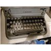 Image 9 : Royal Typewriter A