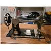 Image 2 : Singer Sewing  Cat A