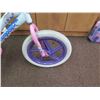 Image 2 : Girl's Mongoose White & Pink Cruiser Bike