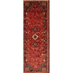 A WOOL HAND KNOTTED ABADEH ORIENTAL RUG RUNNER.