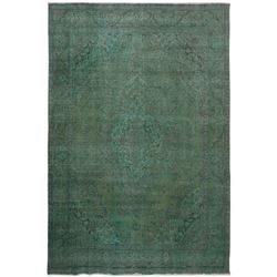 A WOOL HAND KNOTTED FLORAL AREA RUG.