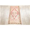 Image 8 : A WOOL HAND KNOTTED OUSHAK ORIENTAL RUG.
