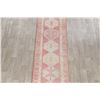 Image 5 : A WOOL HAND KNOTTED OUSHAK ORIENTAL RUG RUNNER.
