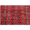 Image 4 : A WOOL HAND KNOTTED BALOUCH ORIENTAL AREA RUG.