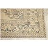 Image 8 : A WOOL HAND KNOTTED FLORAL ORIENTAL AREA RUG.