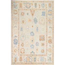 A WOOL HAND KNOTTED OUSHAK ORIENTAL AREA RUG.