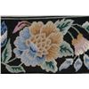 Image 5 : A WOOL HAND KNOTTED FLORAL ORIENTAL AREA RUG.