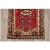 Image 5 : A WOOL HAND KNOTTED ABADEH ORIENTAL AREA RUG.