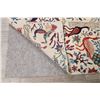 Image 10 : A WOOL HAND KNOTTED FLORAL ORIENTAL AREA RUG.