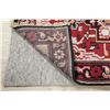 Image 10 : A WOOL HAND KNOTTED HERIZ ORIENTAL AREA RUG.
