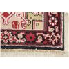 Image 7 : A WOOL HAND KNOTTED HERIZ ORIENTAL AREA RUG.