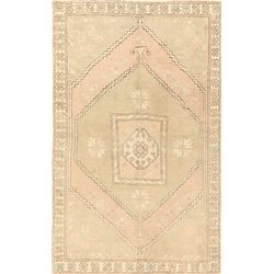A WOOL HAND KNOTTED ANATOLIAN AREA RUG.