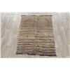 Image 2 : A WOOL HAND KNOTTED GABBEH ORIENTAL AREA RUG.