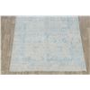 Image 5 : A WOOL HAND KNOTTED FLORAL ORIENTAL AREA RUG.